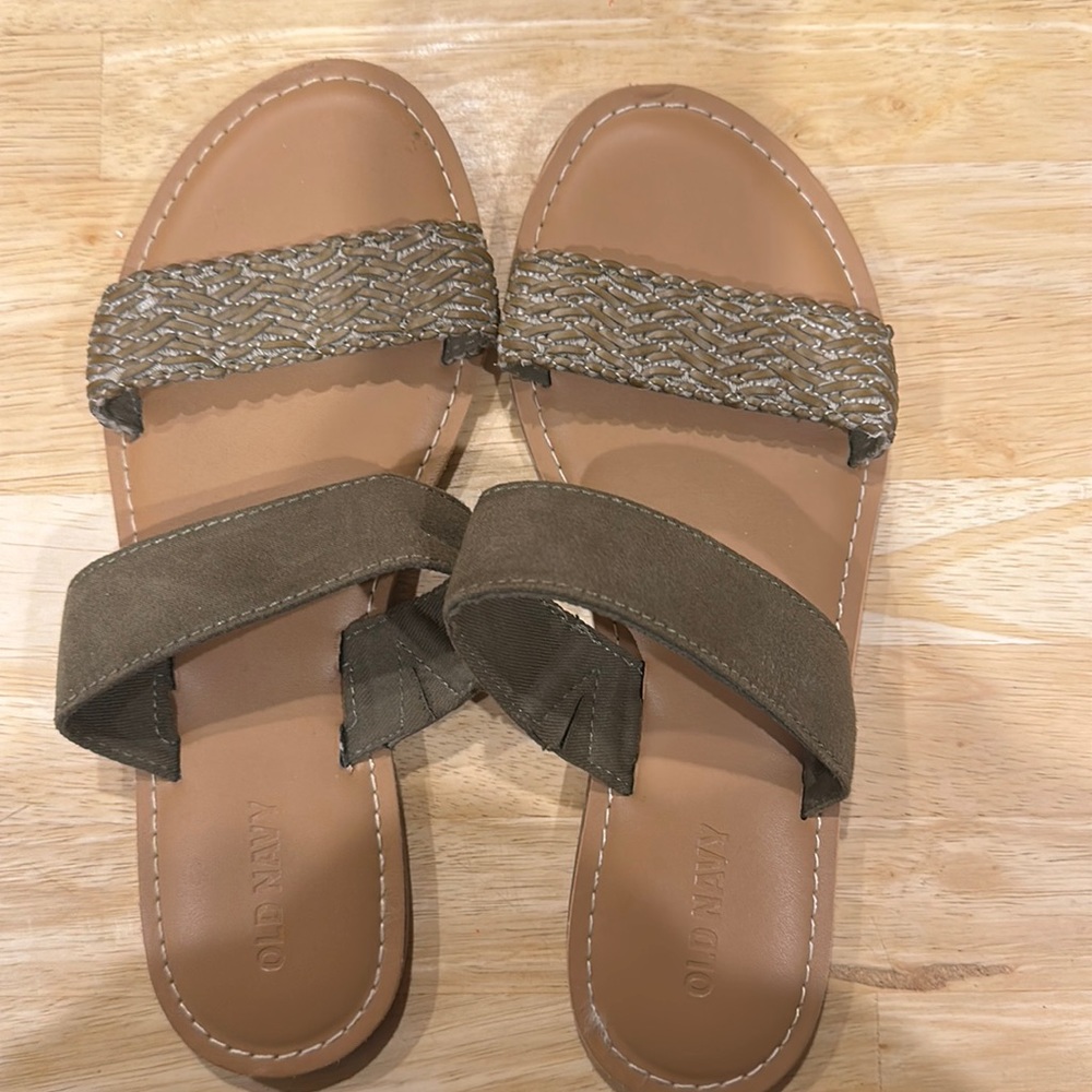 Women’s Old Navy sandals, size 6